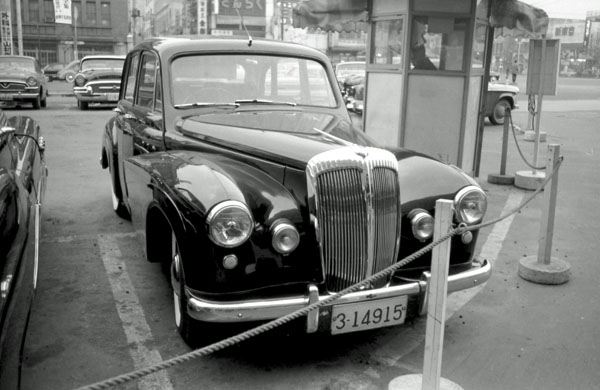 53-3b (045-20) 1953-56 Daimler Conquest Saloon.jpg